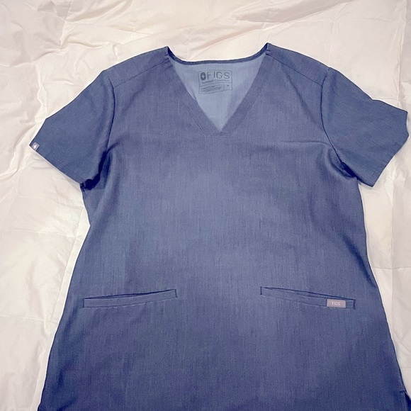 Figs - Heather Denim Casma - Medium.  Two front pockets. - Picture 2 of 4